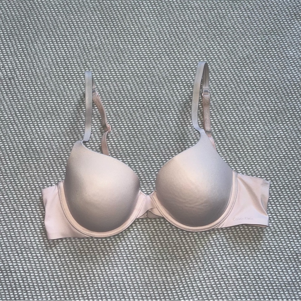 Calvin Klein Perfectly Fit Lightly Lined T-Shirt Bra Light Pink Sz 34B
